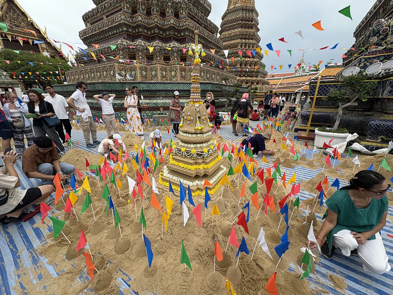 Songkran at Wat Pho