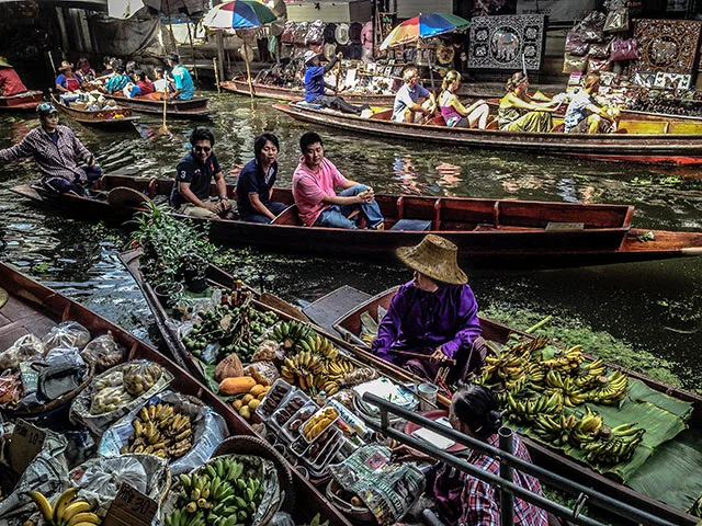 Damnoen Saduak Floating Market